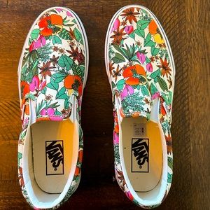 Vans classic slip on brand new without tags, never worn. Size 7.5m 9 women